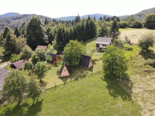 GLAMPING BRUNDO - Tents and Cottage with SAUNA & JACUZZI