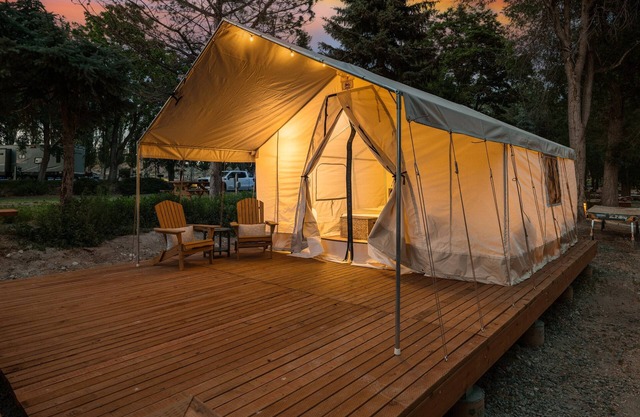 Glamping Getaway by Soap Lake's Healing Waters