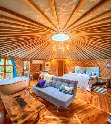 Glamping montain experience