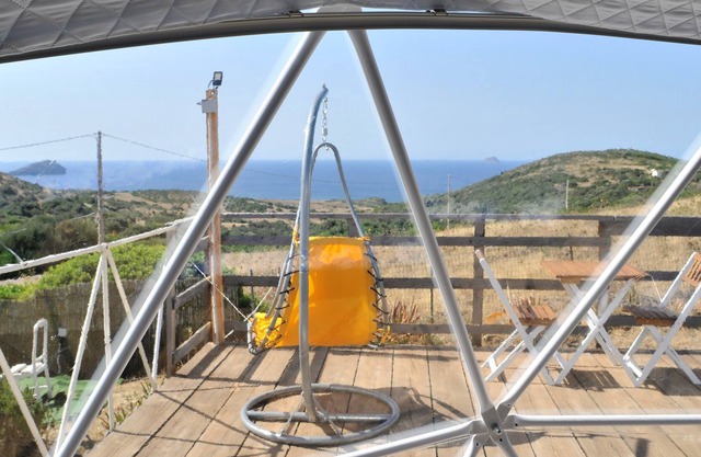 GLAMPING ROMANTIC GEODESIC DOMES