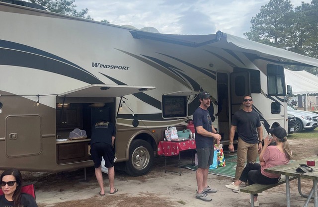 Glamping your way-close to beach in Virginia Beach with AC