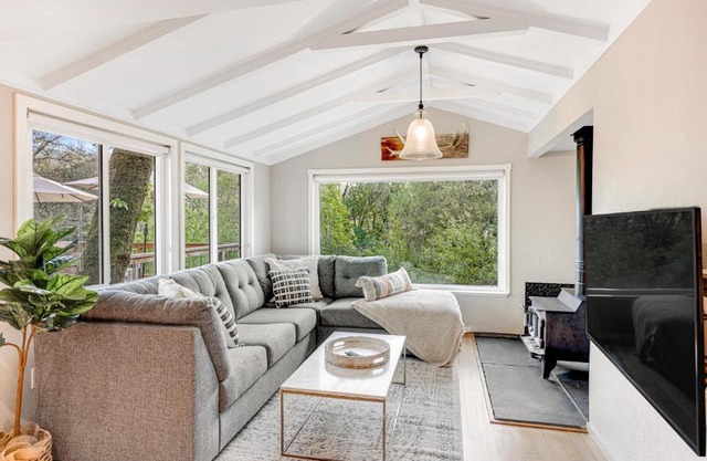 Glen Ellen Getaway