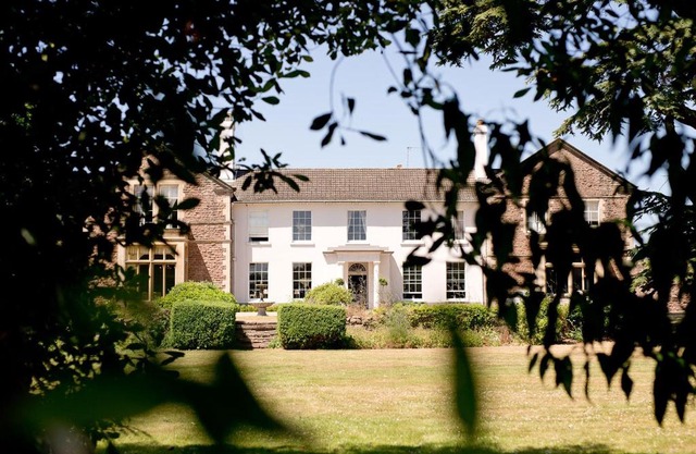 Glewstone Court Country House Hotel