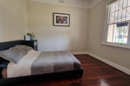 Globe Trotters Homestay - room in shared private residence