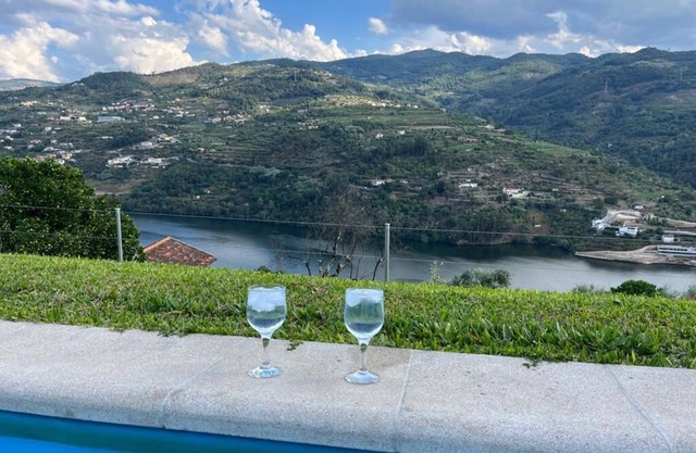 Gold Valley Peacefull House with beautiful river view, parking, wifi