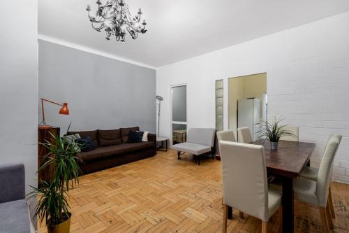 Golden Apartments - Great Location- Warsaw Stays-F14