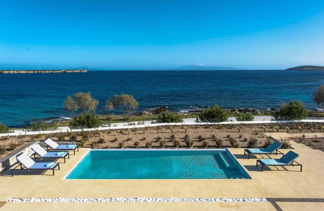 Golden View Villa in Golden Beach With Private Swimming Pool