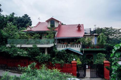 Gorayya Villa Luxury Rustic 4BHK Mussoorie Foothills