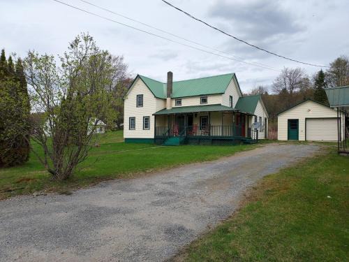 Gore Mtn Camp, 4BR, Office, 1GB WiFi, rafting, caves