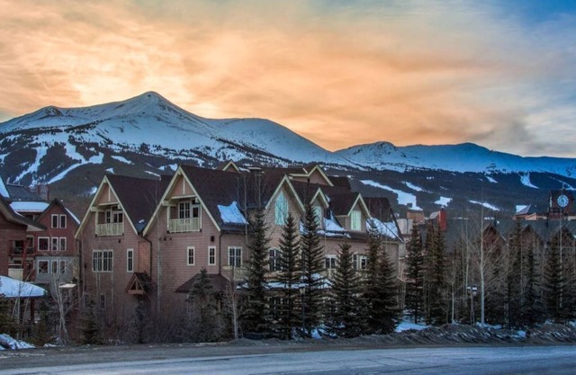 Gorgeous 2 bedroom 2 bathroom at the Hyatt Main St Station