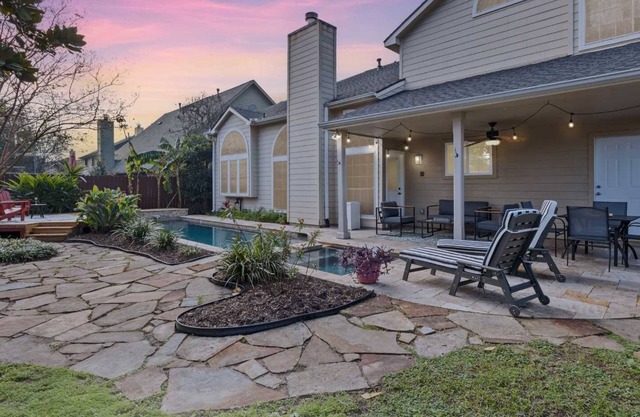 Gorgeous 6BR 3,5 Bth Home with Pool and Game Room