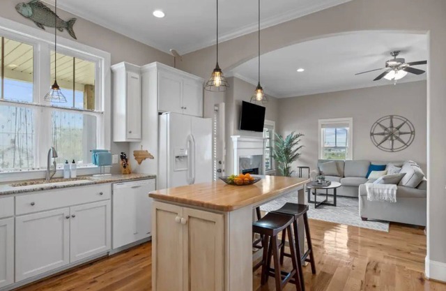 Gorgeous By the Bay House: Downtown Morehead City