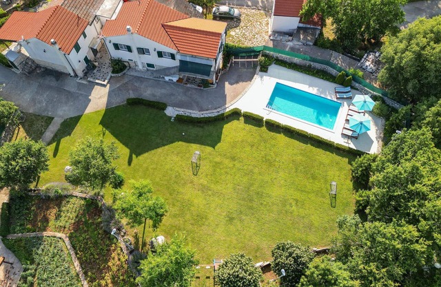 Gorgeous home in Caporice with WiFi