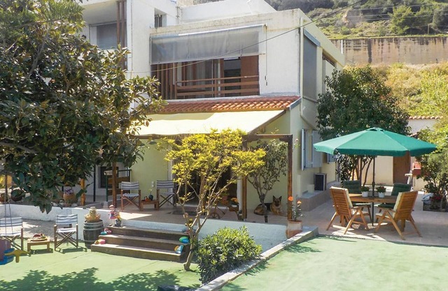 Gorgeous home in Derveni with kitchen