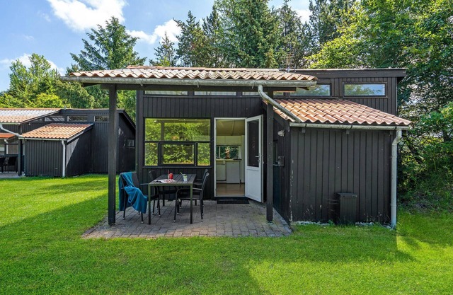 Gorgeous home in Hampen with WiFi