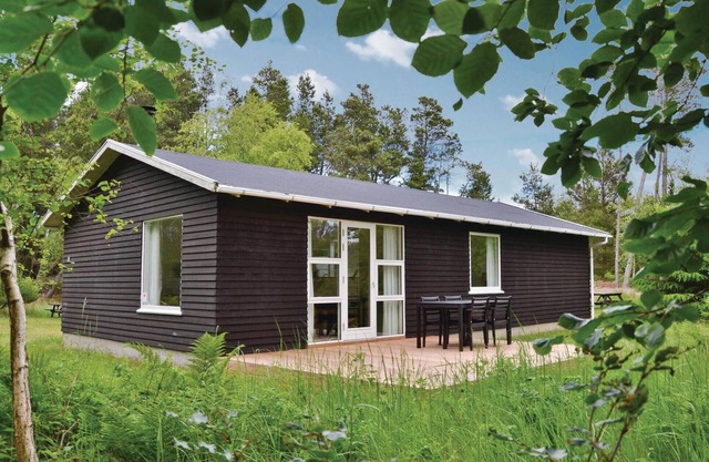 Gorgeous home in Hirtshals with WiFi