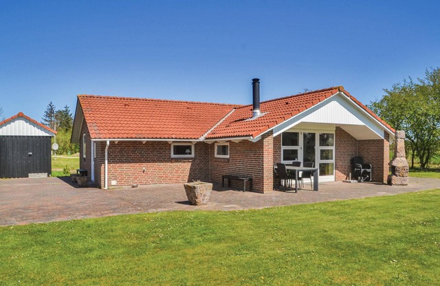 Gorgeous home in Oksbøl with kitchen