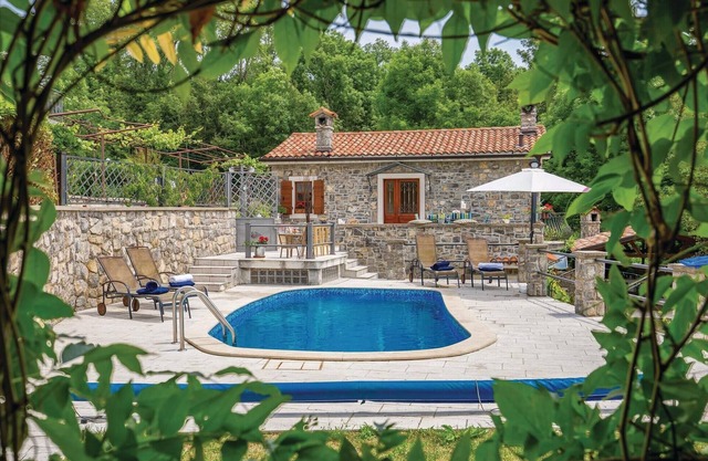 Gorgeous home in Poljane with sauna