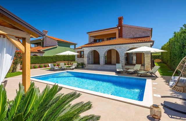 Gorgeous home in Pula