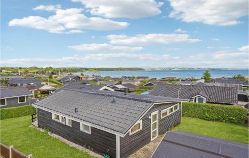 Gorgeous Home In Rønde With Wifi