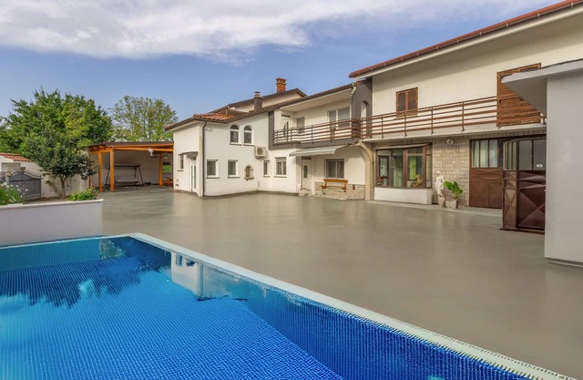 Gorgeous home in Pregarje-Obrov