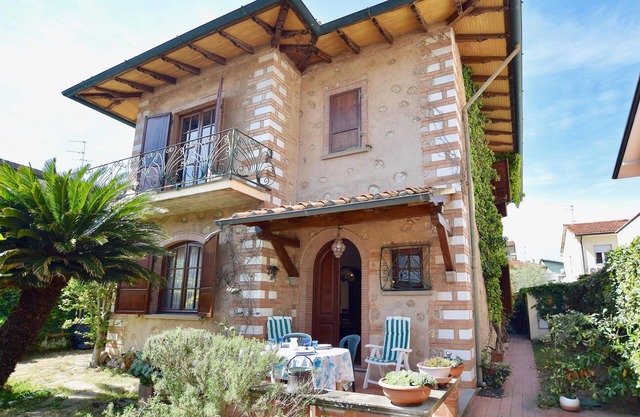 Gorgeous home in Viareggio with WiFi