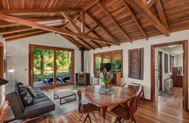 Gorgeous lush private RIVERFRONT modern cabin