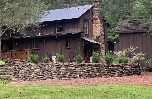 Gorgeous Mtn. View, 1920 Timpson Creek School House. Near Lake Burton