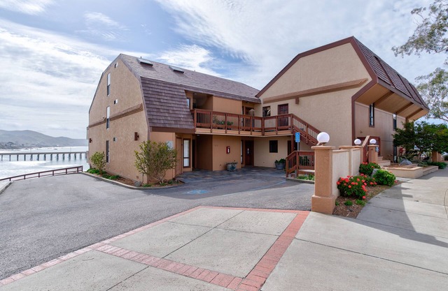 Gorgeous Oceanfront Condo