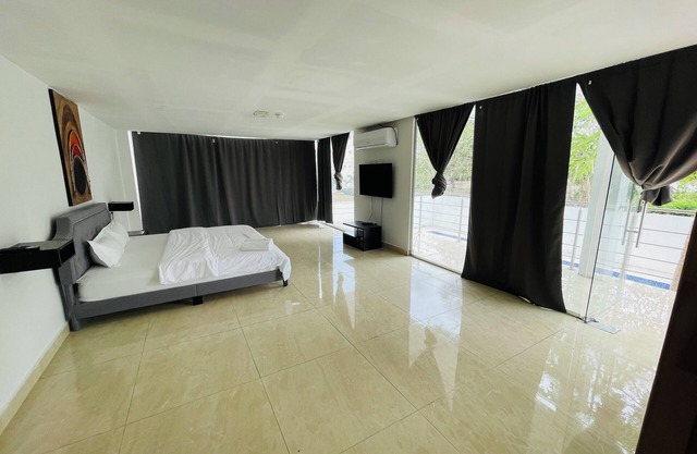 Gorgona Beach Hotel