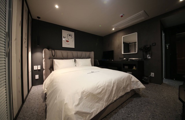 Gorilla Hotel the Wonju