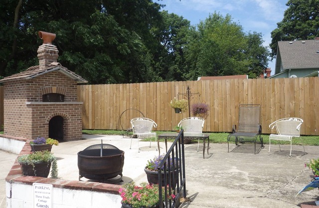Gourmet chefs: Outdoor wood-fired brick oven and herb garden for your use!