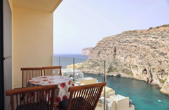 Gozo Coastal Escape: Apartment Sea Views in Xlendi