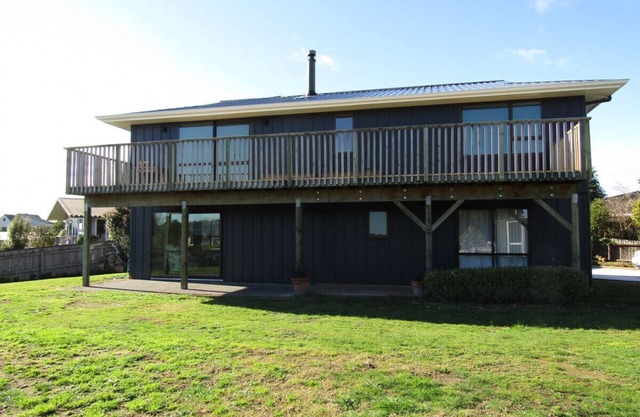 Grace Crescent - Large family home