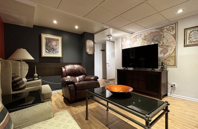 Grace House/Private parking /Subway /5 mins Downtown