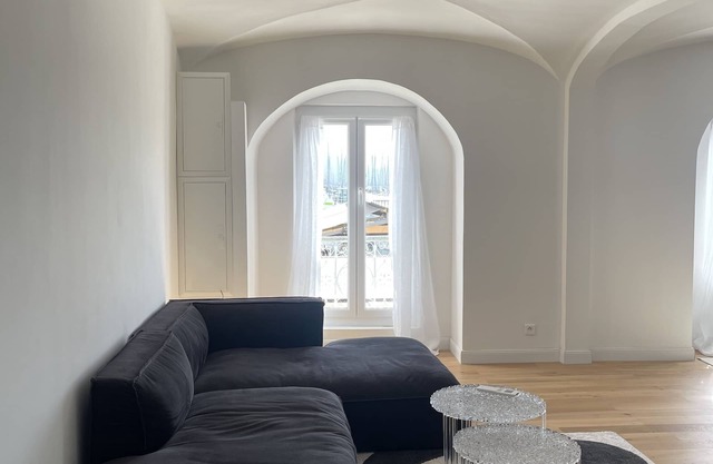 Grand Appartement VUE MER Hyper Centre vue Port Tino Rossi