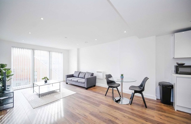 Grand Exchange Bracknell 1 bed with Parking