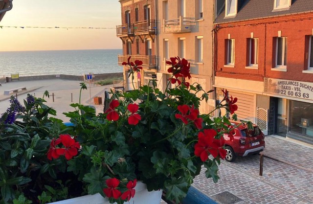 Grand Triplex vue mer centre du village