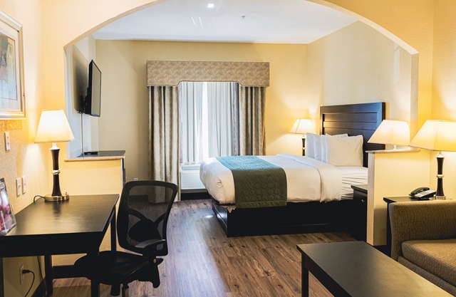 Grander Inn & Suites