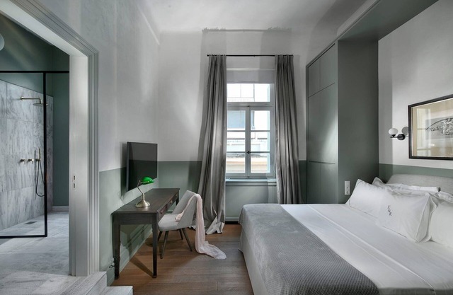 Grandiose Athens Apartment | 1 Bedroom Suite | Apartment Weisslogia | Athinaidos