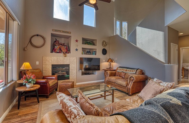 Grayhawk Retreat: 1700 sq. ft2BR Luxe Townhome - Pool, HotTub & Mountain View’s