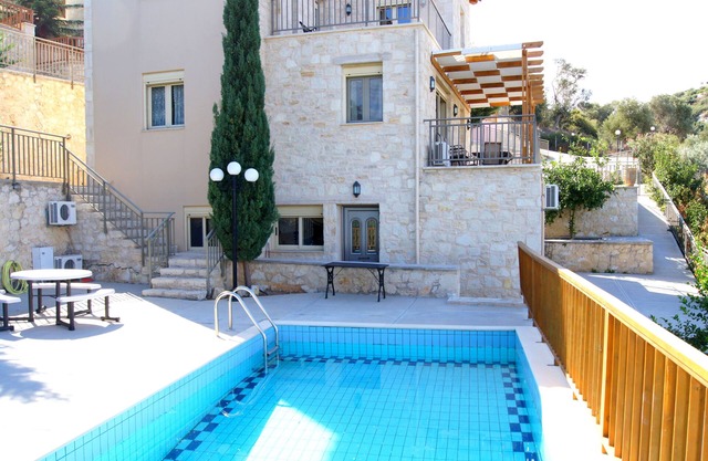 Great Escape villas suitability for family's - very clean friendly to all . .