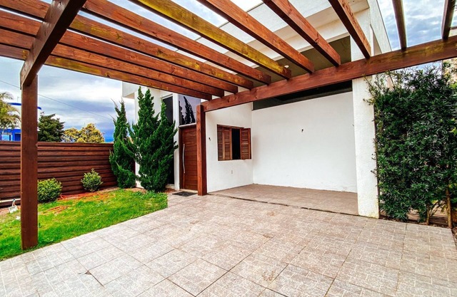 Great house in Atlântida