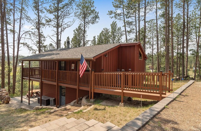 Great Location off Hwy 385, Secluded, Close to Pactola Reservoir, WIFI