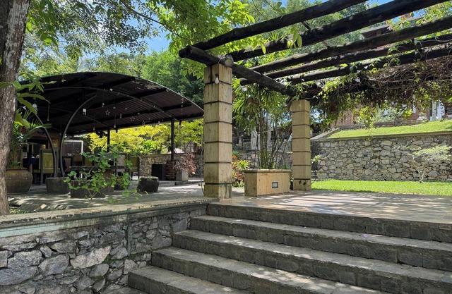 Green Olive Villa
