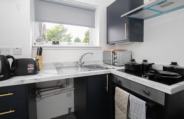 Greenside Getaway Newarthill