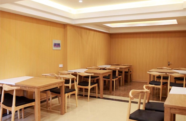 GreenTree Inn Jiangsu Zhenjiang Gaotie Wanda Square Express Hotel