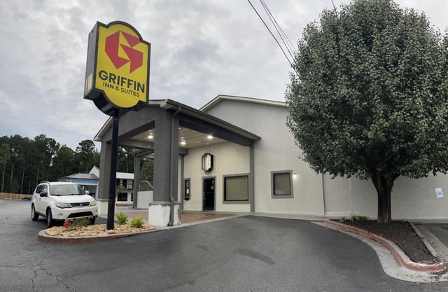 Griffin Inn & Suites