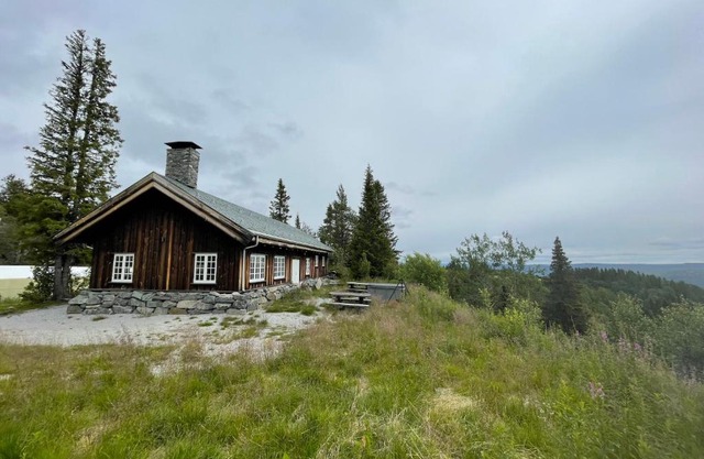 Grindastugu cabin right by Liatoppen Ski Centre.