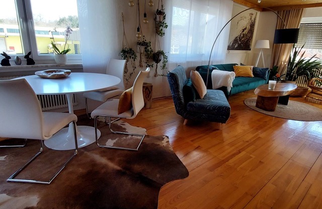 Große Ferienwohnung mit Balkon zur Südseite in Wald- und Isarnähe